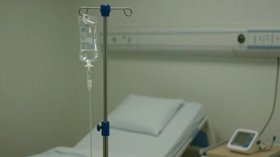 Jakie objawy wskazują na problemy z nerkami?